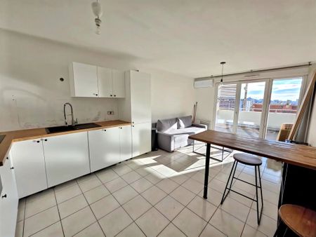 Location Appartement 3 pièces 59m² MARSEILLE 14ème - Photo 2