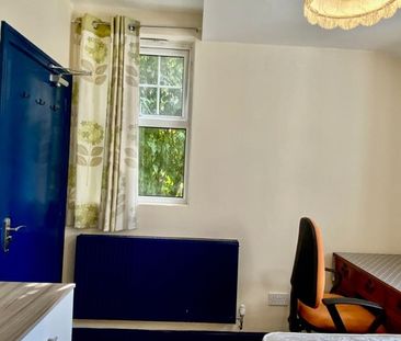 Room in a Shared House, Portswood Road, SO17 - Photo 3