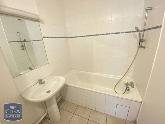 Location Appartement 2 pièces 58m² ST DENIS 97400 - Photo 1