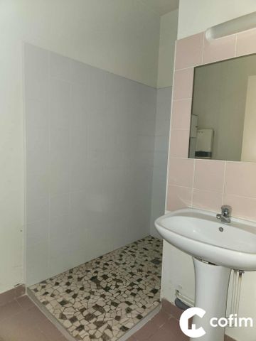 Location Appartement 3 pièces 100m² OLORON STE MARIE 64400 - Photo 5