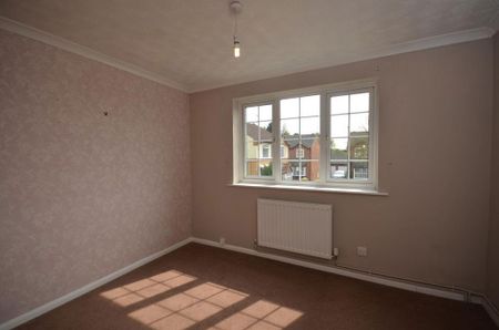 2 bedroom semi-detached house to rent - Photo 4