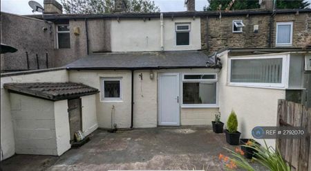 2 bedroom terraced house to rent - Photo 2