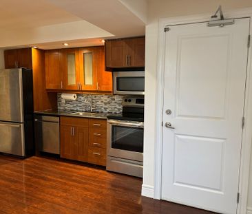 For Lease - 87 Lawrence Avenue Unit# #1, Toronto, Ontario - Photo 1
