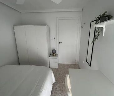 Avenida Blasco Ibáñez, Paterna, Valencian Community 46980 - Photo 1