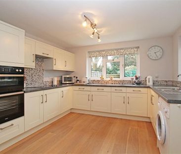3 bedroom semi-detached house to rent - Photo 4