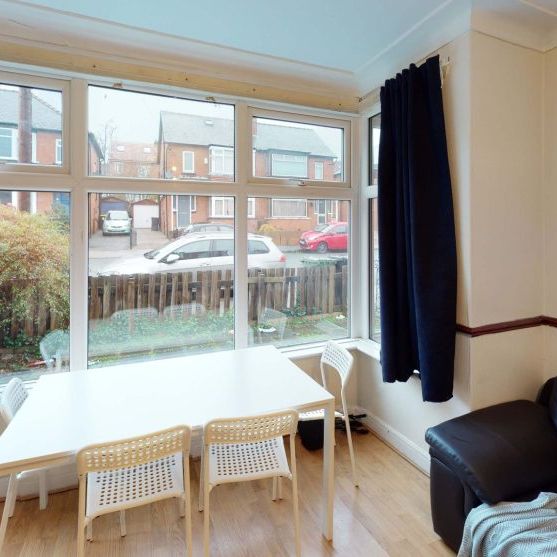 11 Derwentwater Grove, Leeds, LS6 3EN - Photo 1