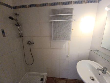 SAINT CHAMAS CENTRE VILLE APPARTEMENT T1, - Photo 5