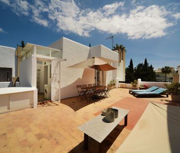 3 bedroom luxury Apartment for rent in Nueva Andalucia, Andalusia - Photo 1