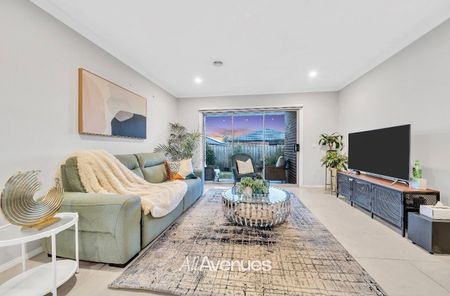 Cranbourne East - Photo 3