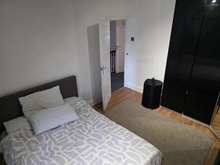 4 bedroom detached house to rent - Photo 5