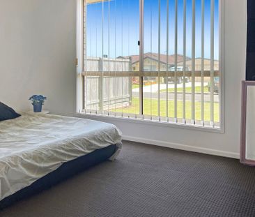 8 Lakeridge Drive, - Photo 3