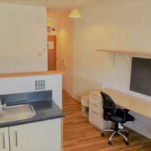 Studio to rent - Photo 2