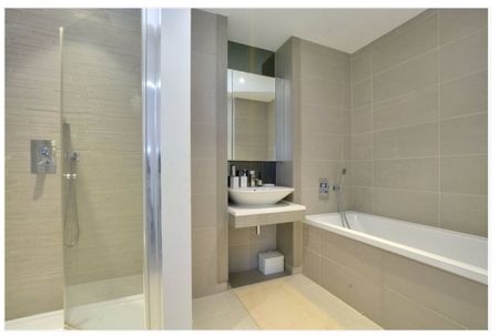 2 Bed Flat, River Gardens Walk, SE10 - Photo 4