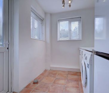2 Bedroom Mid Terraced House To Rent - Photo 6