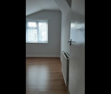 3 Bed Terraced House, Huxley Road, N18 - Photo 1