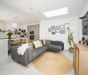 48 Upper Lisburn Road, Belfast, BT10 0AB - Photo 1