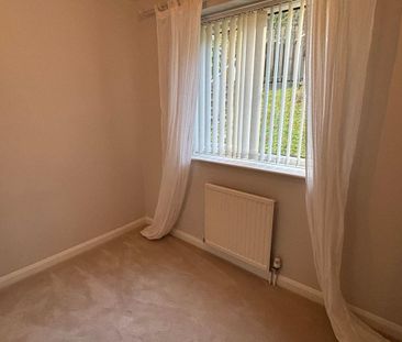 2 bedroom semi-detached bungalow to rent - Photo 2