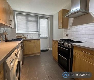 1 bedroom in a house share to rent - Photo 5
