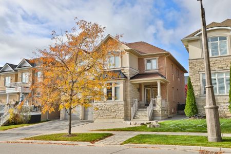 For Lease - 22 Greenforest Grove, Whitchurch-Stouffville, Ontario - Photo 2