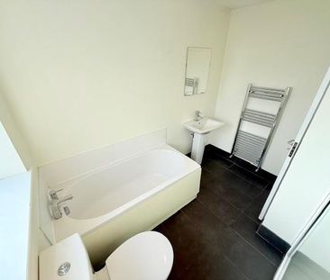 3 bedroom detached house to rent - Photo 4