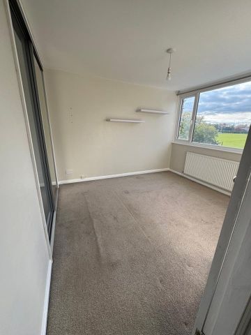 3 Bed Terraced House, Hendre Close, CV5 - Photo 4