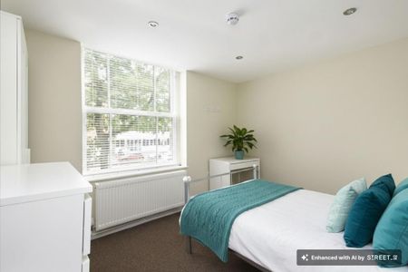 5 bedroom flat to rent - Photo 3