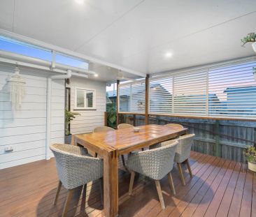 3 Bedroom house, 450 metres from Sutton's Beach. CONTACT JULIE SYKE... - Photo 4