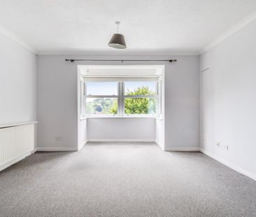 3 bedroom flat to rent - Photo 2