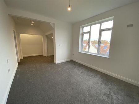 3 bedroom detached house to rent - Photo 3