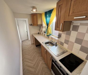 2 bedroom terraced house to rent - Photo 6