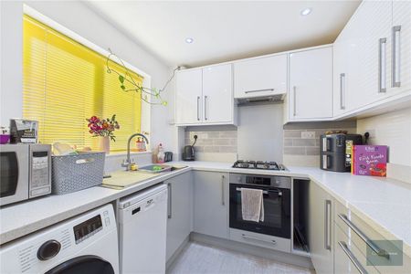 Spencer Close, Melksham, Wiltshire, SN12 - Photo 4