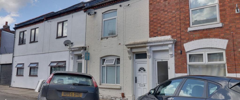 1 bedroom in a house share to rent - Photo 1