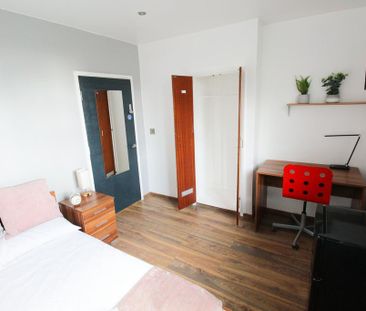 11 bedroom house to rent - Photo 1