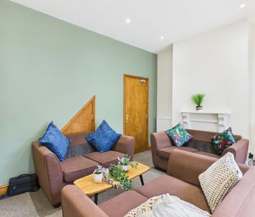 1 bedroom in a house share to rent - Photo 2