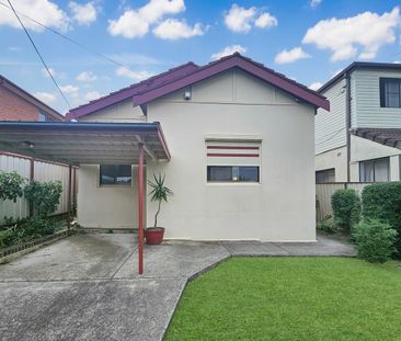 Newly refreshed three bedroom home offers a lifestyle of convenienc... - Photo 6