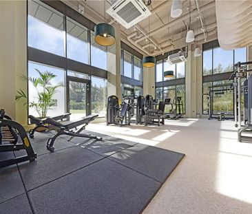 This contemporary apartment is located within Wallbrook Gardens, a ... - Photo 1