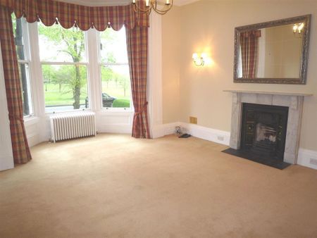 3 bedroom apartment to rent - Photo 2