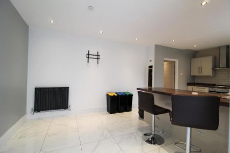 4 bedroom terraced house to rent - Photo 4