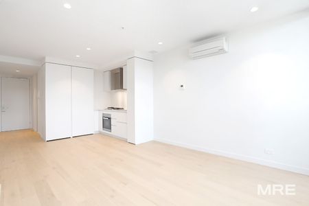 The finest apartments with a study in the heart of city - Photo 5