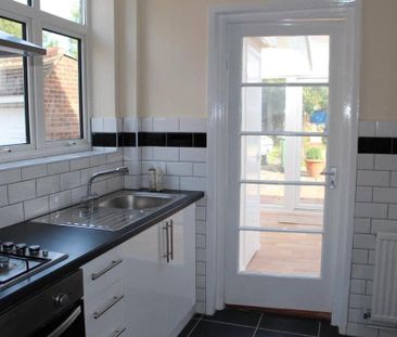 3 bedroom semi-detached house to rent - Photo 6