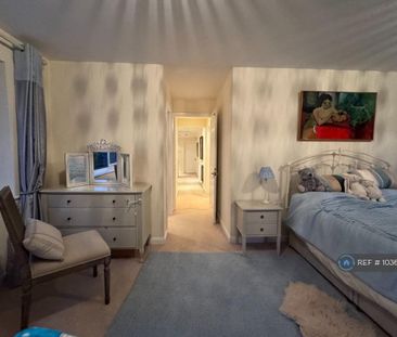 6 bedroom detached house to rent - Photo 4