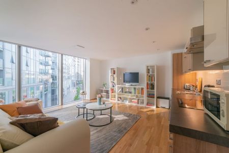 1 Bed Flat, Atrium Heights, SE8 - Photo 2