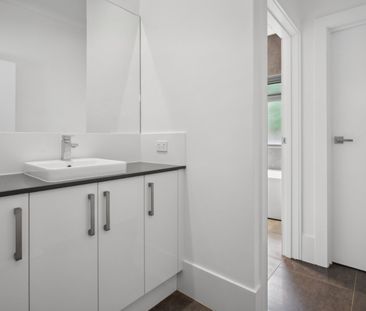 Open the Door to Elegant Living in Mitcham's Leafy Heart - Photo 6