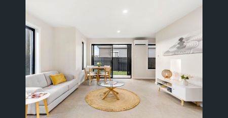 Stylish Townhouses in Town Centre - Photo 3