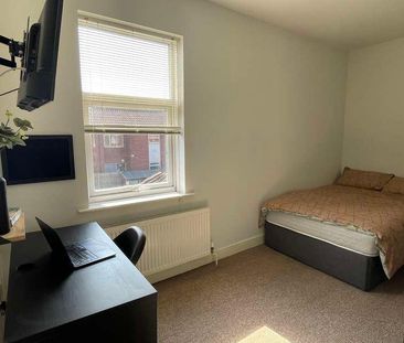 Wilson Street - Bed *price Reduction!!!* -available Now!, LN1 - Photo 4