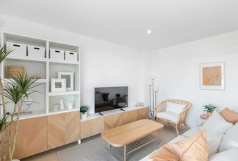 Carrer de Pi i Margall, Badalona, Catalonia 08912