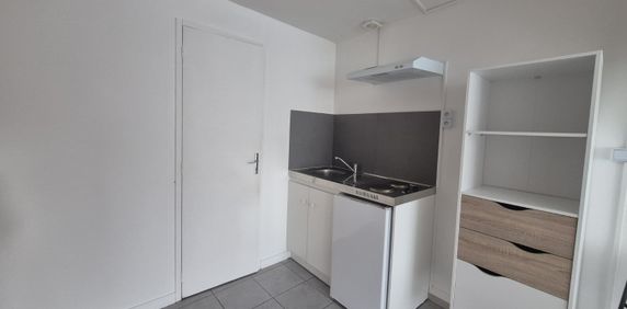 Location Appartement 1 pièce 21m² LILLE 59260 - Photo 2