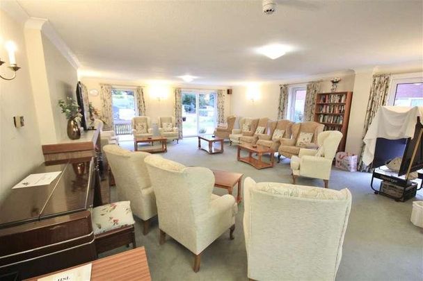 Ringwood Road, Ferndown, BH22 - Photo 1