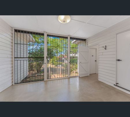 20 Vista Ave, Tarragindi, Qld 4121 - Photo 5