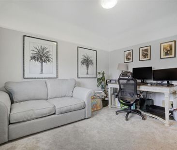 4 bedroom semi-detached house to rent - Photo 3